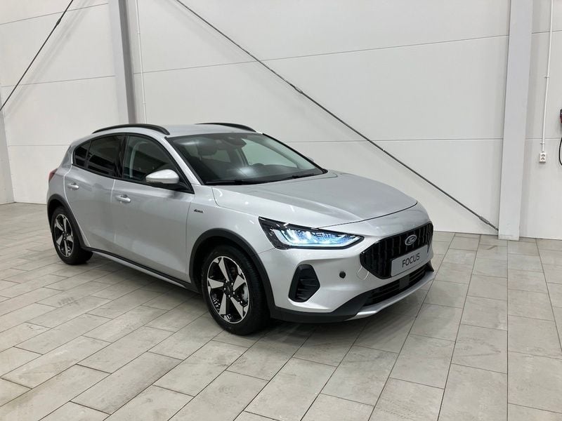 Okänd Begagnad 2023 Ford Focus Active Halvkombi | 284 900 kr (Dyr) - Bild 1/4
