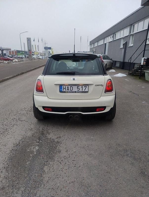 Begagnad Mini Cooper 184 HK (135 kW) 2010 Vit Halvkombi