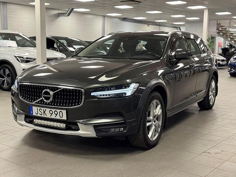 Begagnad Volvo V90 CC 192 HK (141 kW) 2019 Grå Kombi
