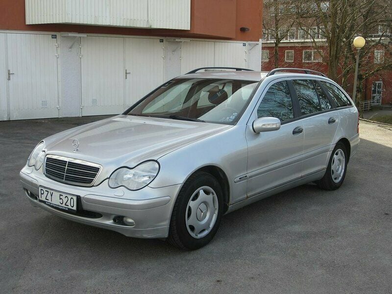 Grå Begagnad 2002 Mercedes C200 Kombi | 28 900 kr (Marknadspris) - Bild 1/4
