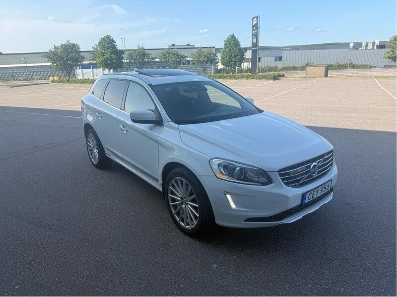 Vit Begagnad 2015 Volvo XC60 Summum SUV | 165 000 kr (Marknadspris) - Bild 1/3