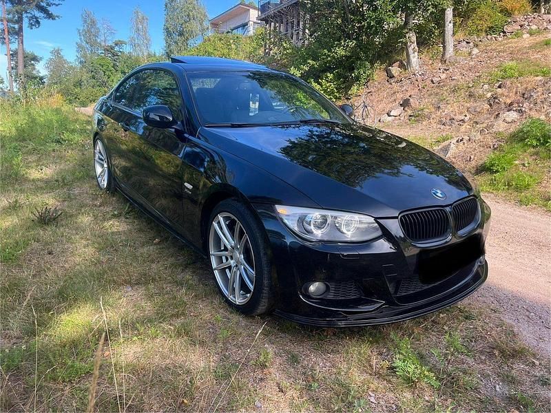 Begagnad 2011 BMW 335 Sportkupé | 138 000 kr - Bild 1/4