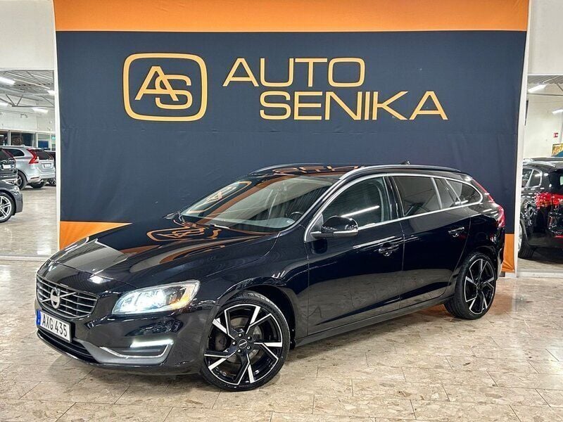 Svart Begagnad 2014 Volvo V60 Momentum Kombi | 119 900 kr (Marknadspris) - Bild 1/4