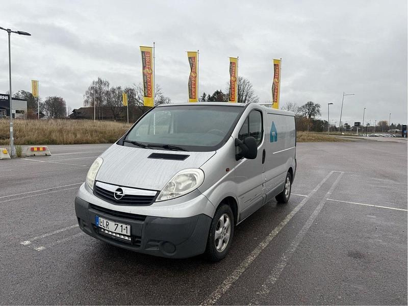 Grå Begagnad 2009 Opel Vivaro Van | 30 000 kr (Bra pris) - Bild 1/4