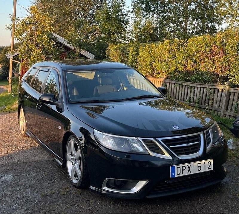 Svart Begagnad 2011 Saab 9-3 Kombi | 57 000 kr (Dyr) - Bild 1/4