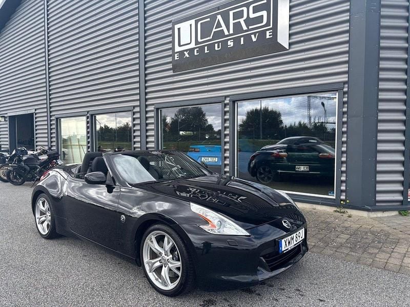 Svart Begagnad 2012 Nissan 370Z Cab | 309 900 kr - Bild 1/4
