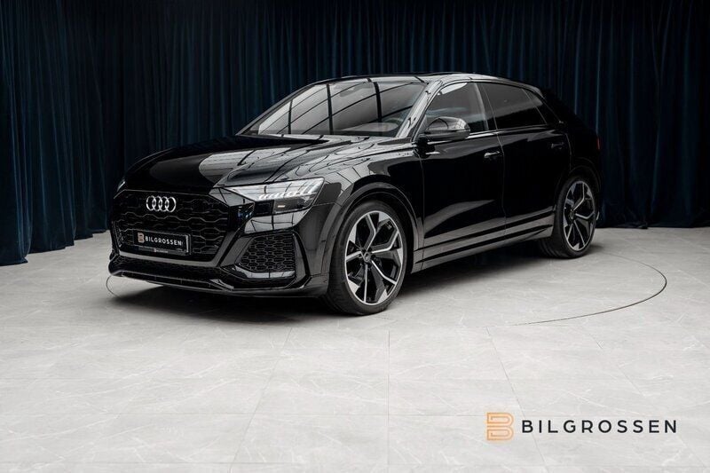 Svart Begagnad 2021 Audi RS Q8 Design SUV | 969 900 kr - Bild 1/4