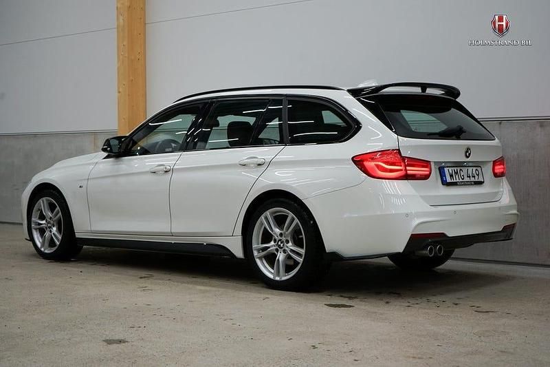 Begagnad BMW 320 M Sport 184 HK (135 kW) 2018 Vit Kombi