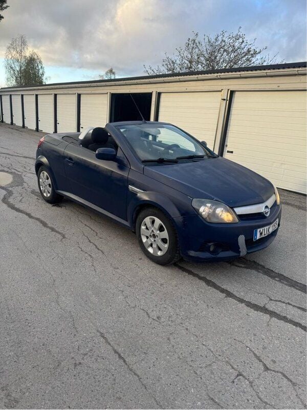 Blå Begagnad 2005 Opel Tigra Cab | 16 000 kr (Superpris) - Bild 1/4