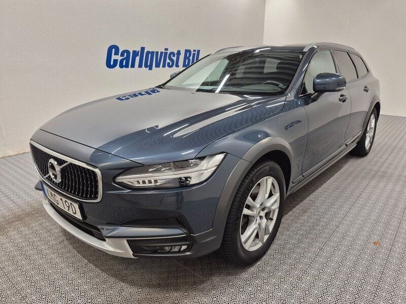Denimblå metallic Begagnad 2019 Volvo V90 CC Kombi | 315 000 kr (Marknadspris) - Bild 1/4