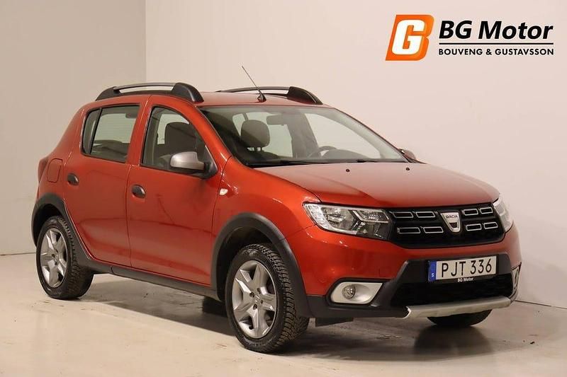 Röd Begagnad 2017 Dacia Sandero Stepway Kombi | 74 900 kr (Marknadspris) - Bild 1/3