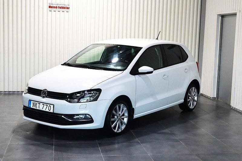 Vit Begagnad 2016 VW Polo Halvkombi | 109 900 kr (Lite dyr) - Bild 1/4