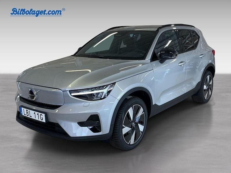 Silver Begagnad 2023 Volvo XC40 Core SUV | 439 800 kr - Bild 1/4