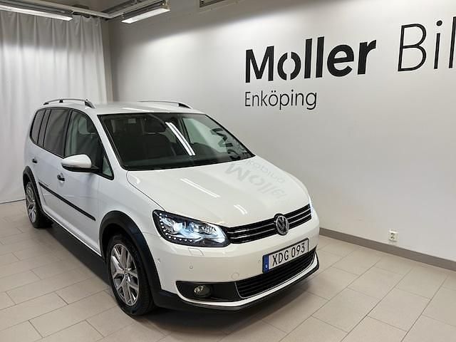 Vit Begagnad 2015 VW Touran Cross Minibuss | 164 900 kr (Marknadspris) - Bild 1/4