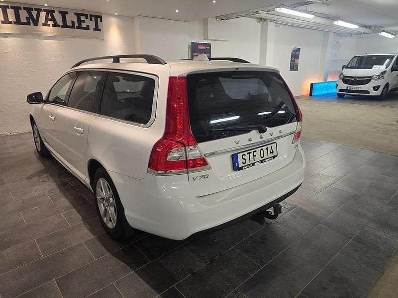 Begagnad Volvo V70 Momentum 136 HK (100 kW) 2014 Vit Kombi