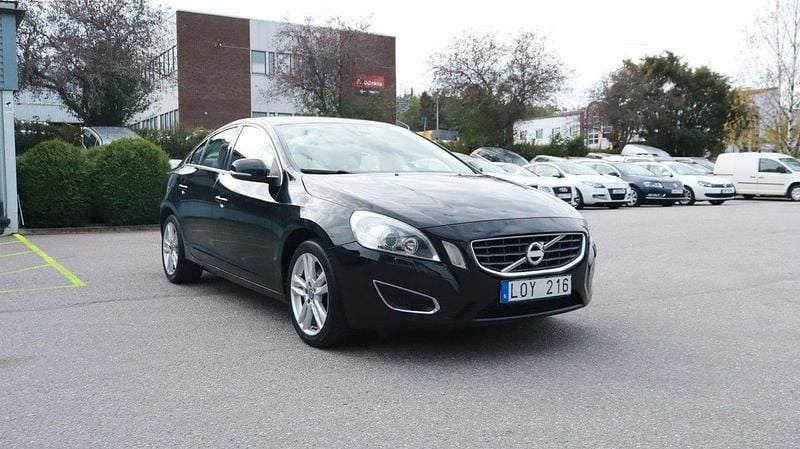 Svart Begagnad 2011 Volvo S60 Summum Sedan | 84 700 kr (Marknadspris) - Bild 1/4