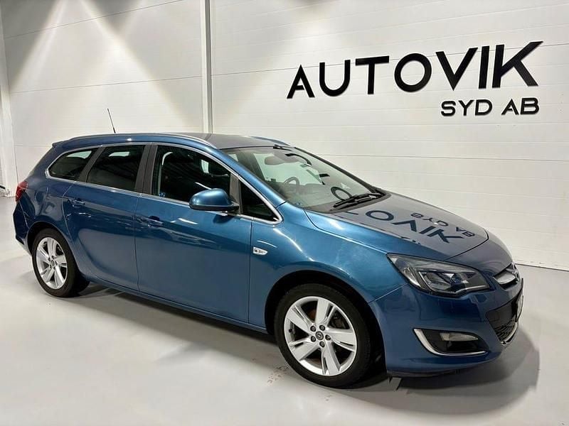 Blå Begagnad 2013 Opel Astra Sport Kombi | 69 900 kr (Marknadspris) - Bild 1/4