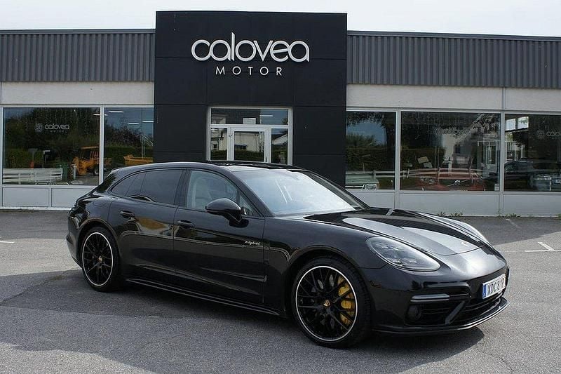 Svart Begagnad 2018 Porsche Panamera Turbo S Sport Turismo Sedan | 649 900 kr - Bild 1/4