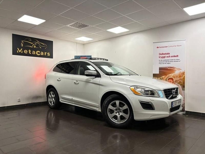 Begagnad Volvo XC60 R-Design 163 HK (119 kW) 2013 Vit SUV