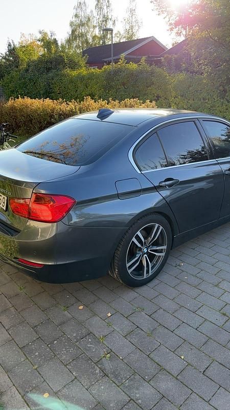 Begagnad BMW 320 Efficient Dynamics 163 HK (119 kW) 2012 Sedan