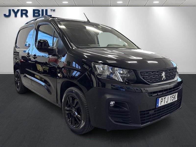 Svart Begagnad 2019 Peugeot Partner Minibuss | 119 700 kr (Superpris) - Bild 1/4