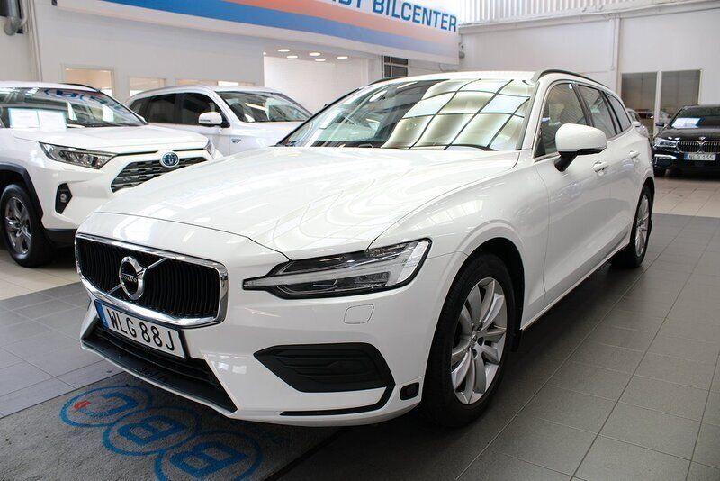 Vit Begagnad 2022 Volvo V60 Momentum Kombi | 269 900 kr (Bra pris) - Bild 1/4
