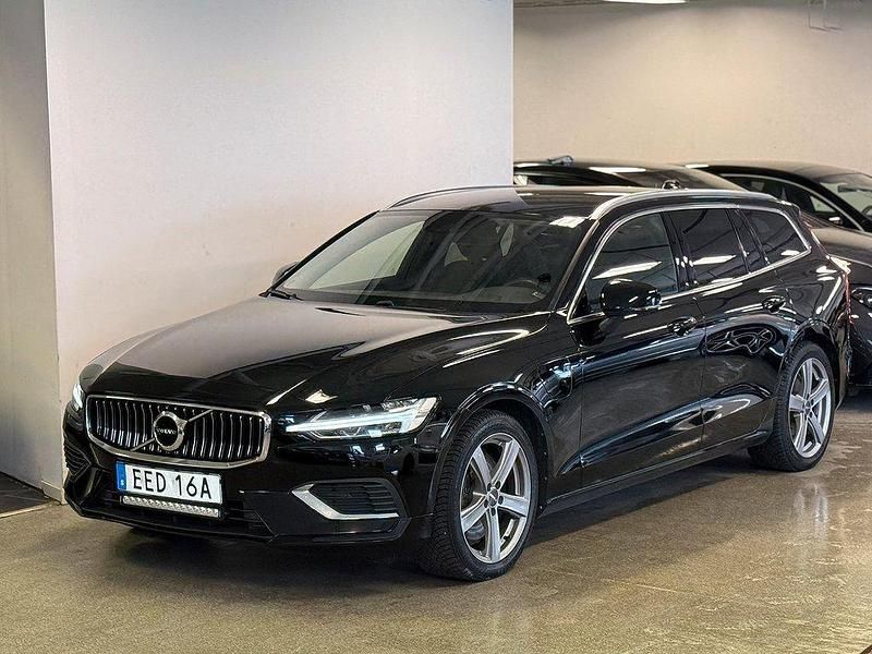 Svart Begagnad 2021 Volvo V60 Inscription Kombi | 269 900 kr (Marknadspris) - Bild 1/4