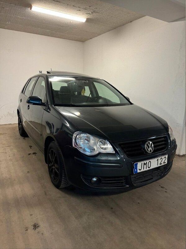 Mörkgrå (grå) Begagnad 2009 VW Polo Comfortline Halvkombi | 37 000 kr (Bra pris) - Bild 1/4