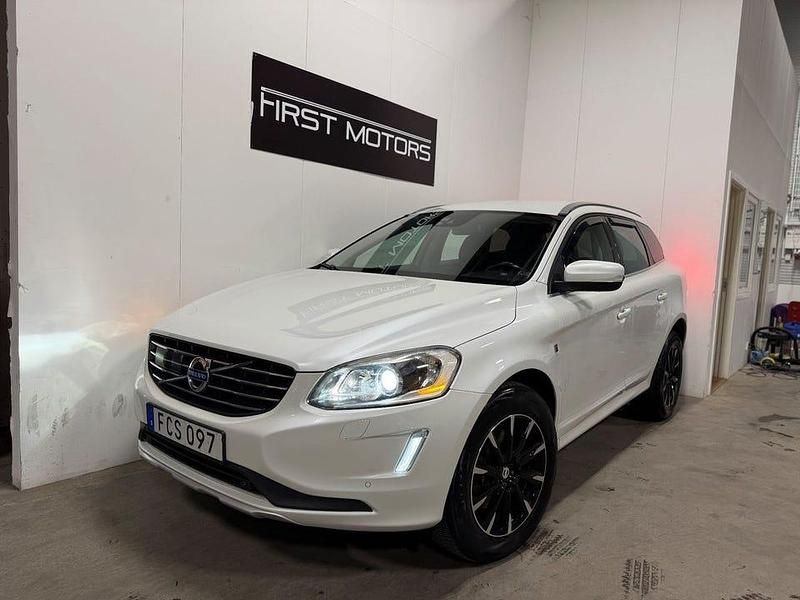 Vit Begagnad 2014 Volvo XC60 Ocean Race SUV | 159 900 kr (Lite dyr) - Bild 1/4
