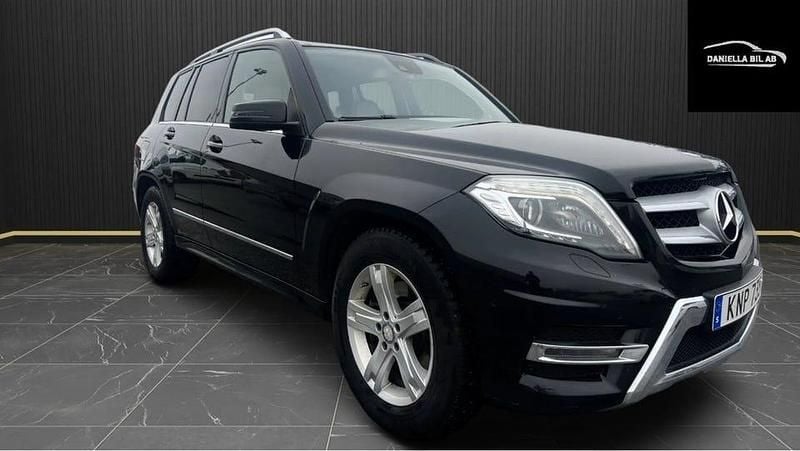 Svart Begagnad 2014 Mercedes GLK220 AMG line SUV | 139 900 kr (Marknadspris) - Bild 1/4