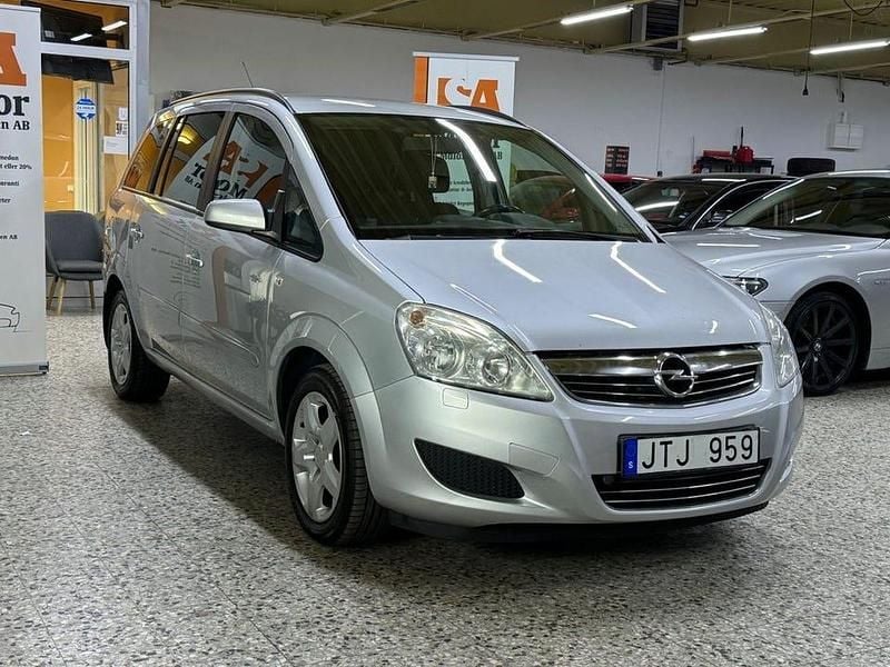 Begagnad Opel Zafira 150 HK (110 kW) 2009 Grå Minibuss