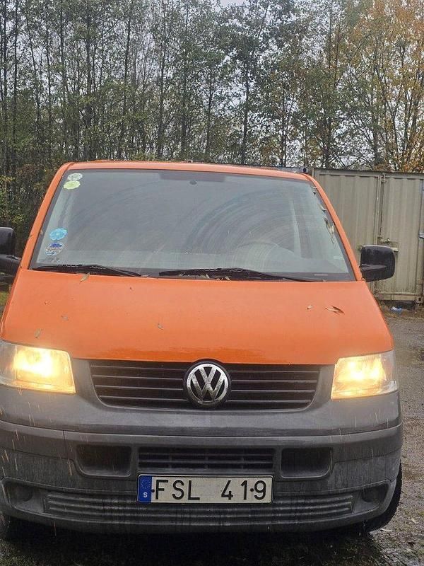 Orange Begagnad 2007 VW T5 Van | 35 500 kr (Marknadspris) - Bild 1/4