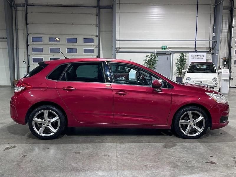 Begagnad Citroën C4 112 HK (82 kW) 2011 Röd Halvkombi