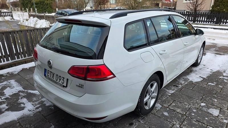 Begagnad VW Golf VII 105 HK (77 kW) 2015