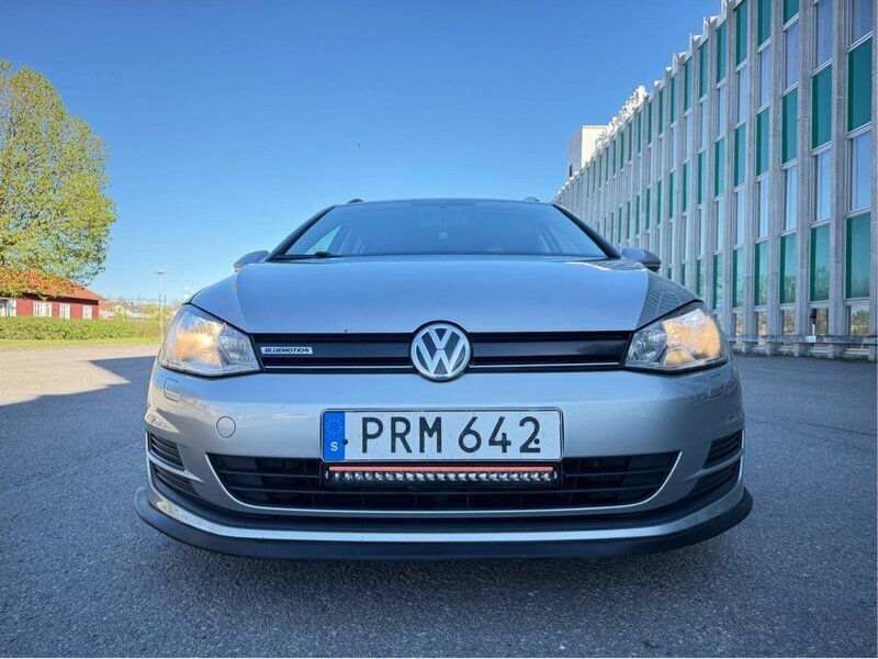 Silver Begagnad 2015 VW Golf VII Kombi | 59 999 kr (Bra pris) - Bild 1/4
