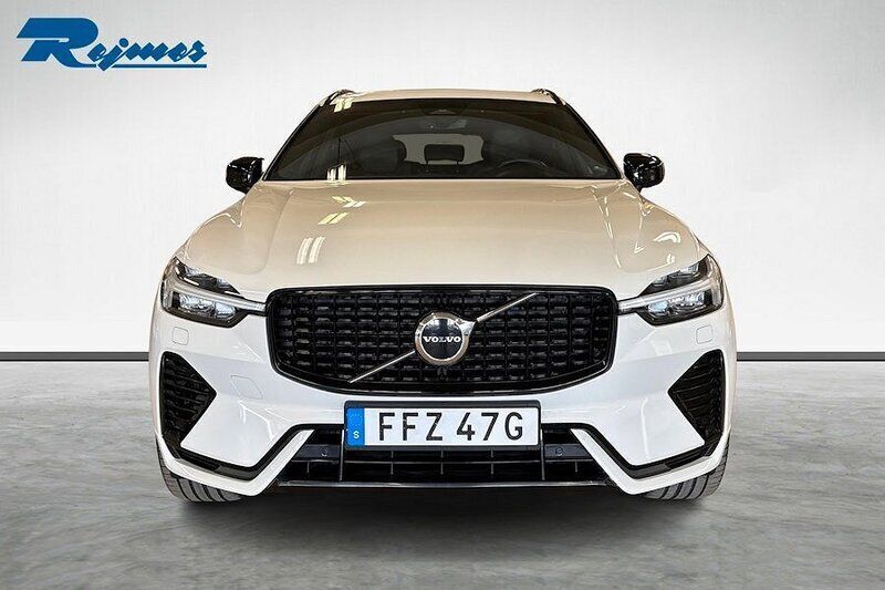 Vit Begagnad 2022 Volvo XC60 R-Design SUV | 419 800 kr (Marknadspris) - Bild 1/4