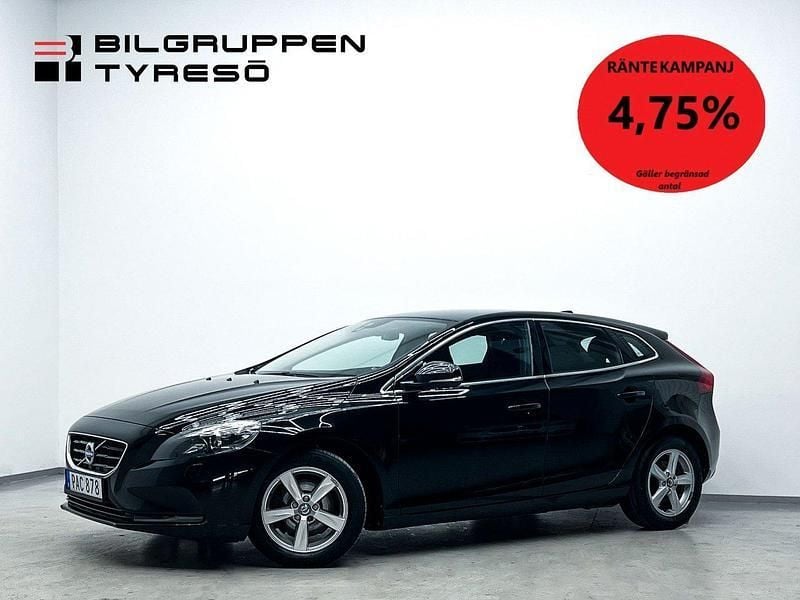 Svart Begagnad 2015 Volvo V40 Momentum Kombi | 149 900 kr (Marknadspris) - Bild 1/4