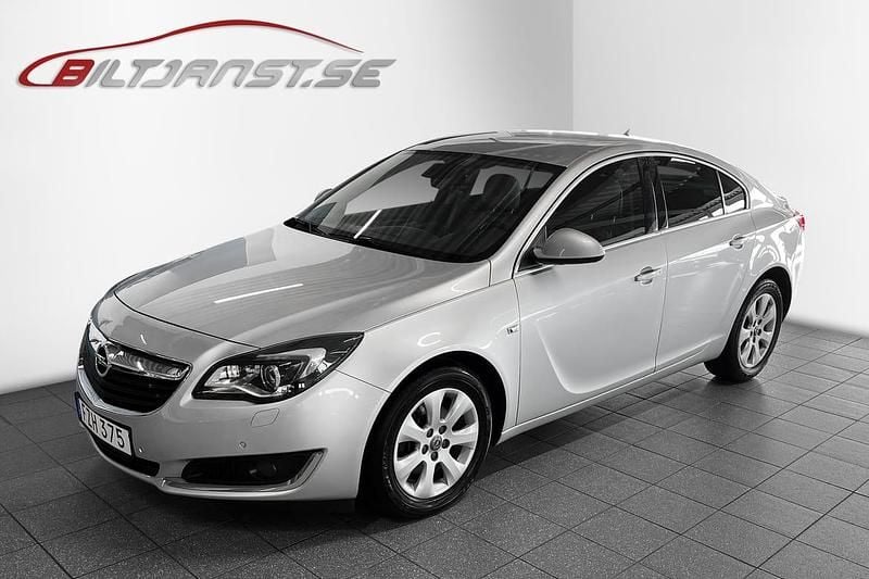 Grå Begagnad 2015 Opel Insignia Halvkombi | 144 900 kr - Bild 1/4