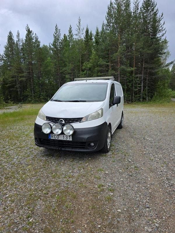 Vit Begagnad 2012 Nissan NV200 Van | 30 000 kr (Bra pris) - Bild 1/4