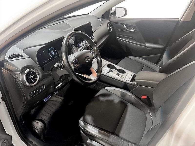Begagnad Hyundai Kona Essential 150 kW (204 HK) 2022 Vit SUV