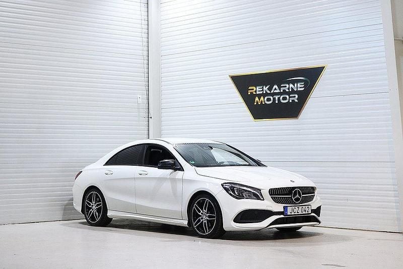 Vit Begagnad 2016 Mercedes CLA200 AMG Sportkupé | 199 000 kr (Marknadspris) - Bild 1/3