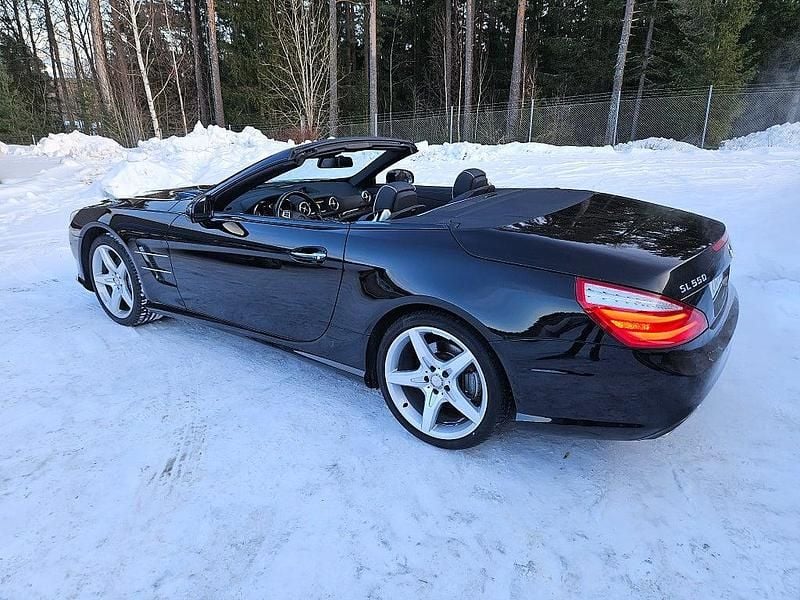 Begagnad Mercedes SL500 AMG 435 HK (319 kW) 2014 Svart Cab