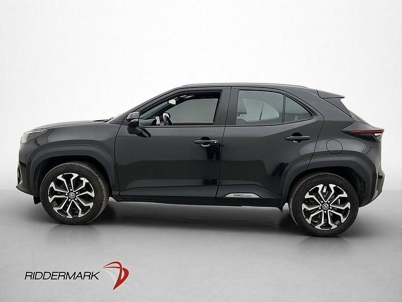 Begagnad Toyota Yaris 2022 Svart Halvkombi