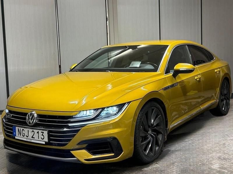 Begagnad VW Arteon 272 HK (200 kW) 2019 Gul Halvkombi
