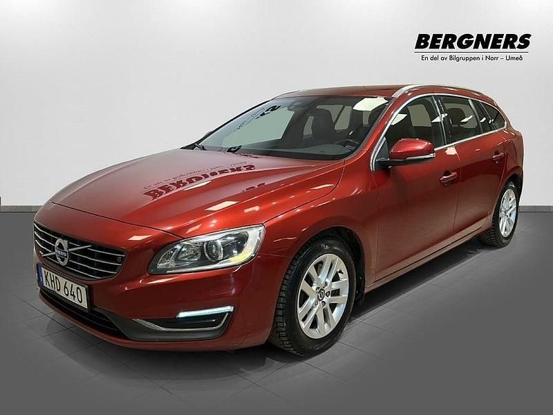 Röd Begagnad 2014 Volvo V60 Kombi | 169 900 kr (Lite dyr) - Bild 1/4
