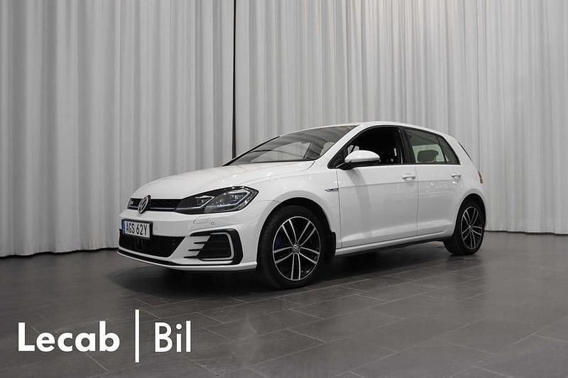 Begagnad VW Golf VII GTE 150 HK (110 kW) 2020 Pure white