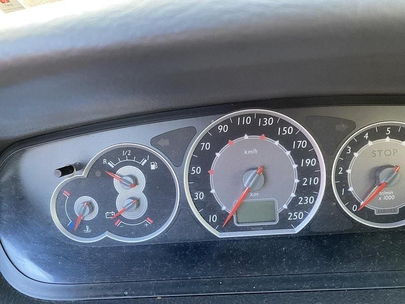 Silver Begagnad 2006 Citroën C5 Halvkombi | 12 000 kr (Bra pris) - Bild 1/4