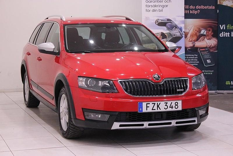 Begagnad Skoda Octavia Scout 184 HK (135 kW) 2015 Röd Kombi