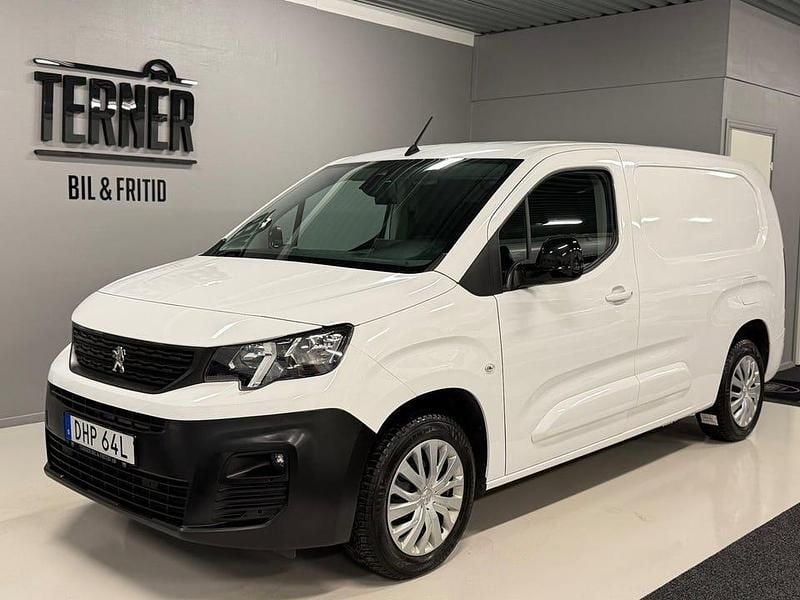 Vit Begagnad 2022 Peugeot Partner Minibuss | 199 000 kr (Dyr) - Bild 1/4