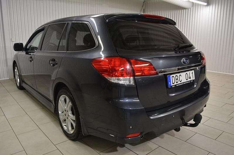 Begagnad Subaru Legacy 150 HK (110 kW) 2011 Grå Kombi